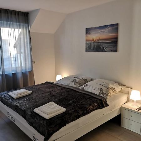 Modern Wohnen I Parkplatz I Wlan I Netflix I Balkon I 6 Schlafplaetze Apartment Bad Oeynhausen Ngoại thất bức ảnh