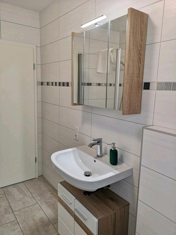 Modern Wohnen I Parkplatz I Wlan I Netflix I Balkon I 6 Schlafplaetze Apartment Bad Oeynhausen Ngoại thất bức ảnh